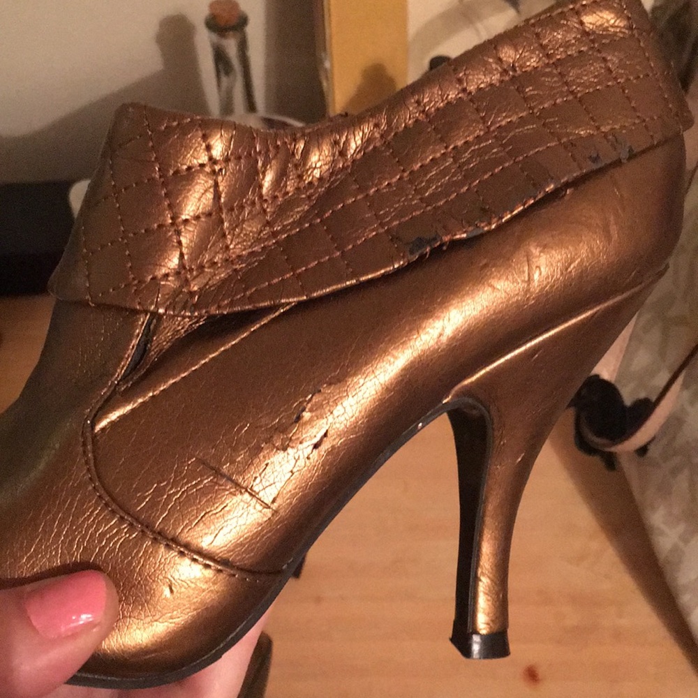 Boots - Picture 6 of 8
